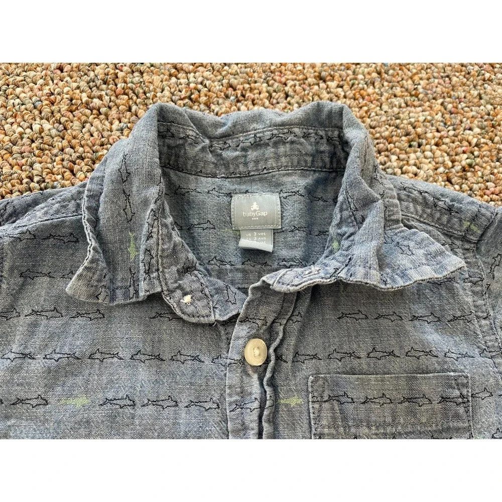 Baby Gap Boys‎ Shark Patterned Button Up Shirt 3Y